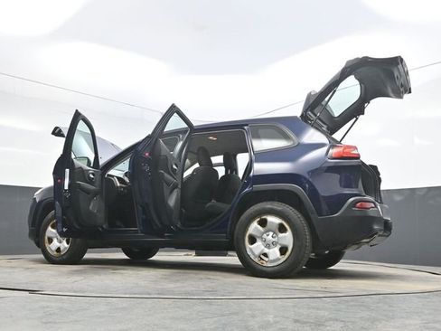 Used 2014 Jeep Cherokee Sport w/ Trailer Tow Group AWD/4WD image 48