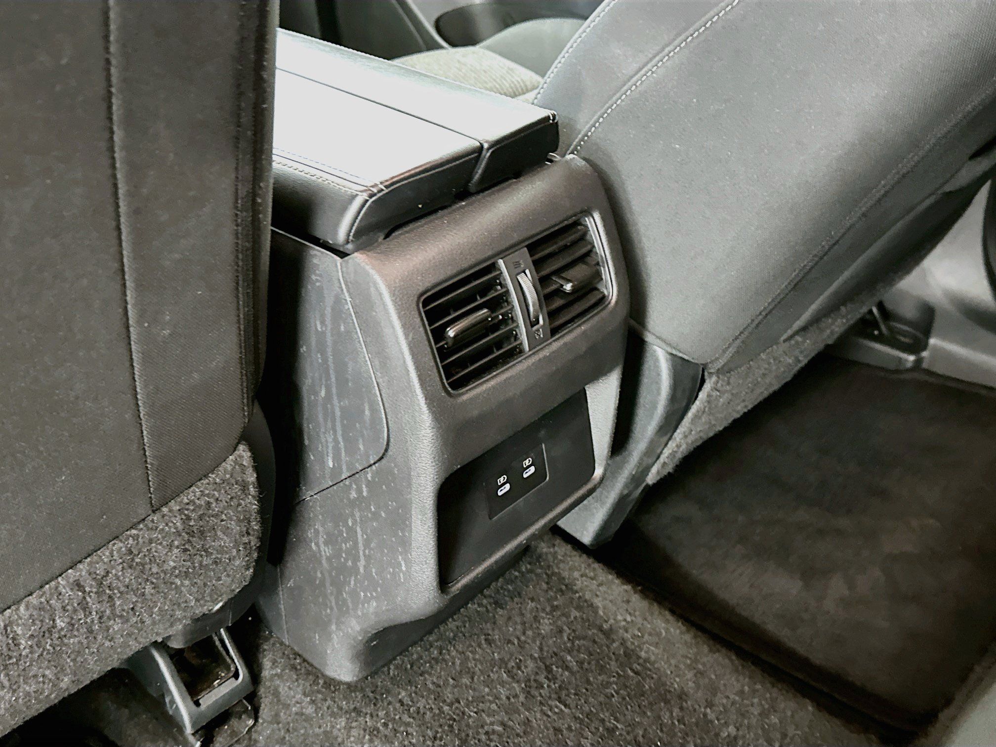 Used 2025 Nissan Rogue SV AWD/4WD image 27