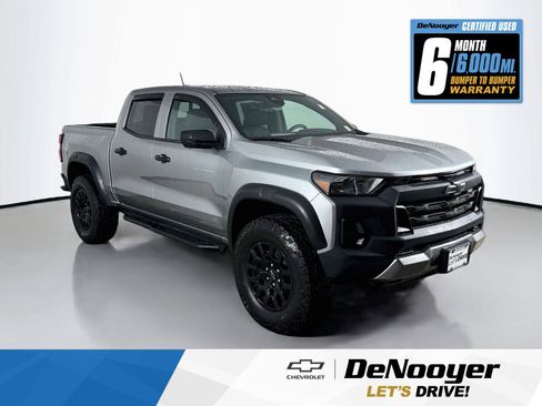 Used 2023 Chevrolet Colorado Trail Boss w/ Technology Package AWD/4WD image 1
