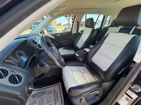 Used 2016 Volkswagen Tiguan S image 11