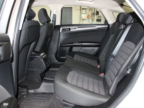 Used 2020 Ford Fusion SE FWD image 27