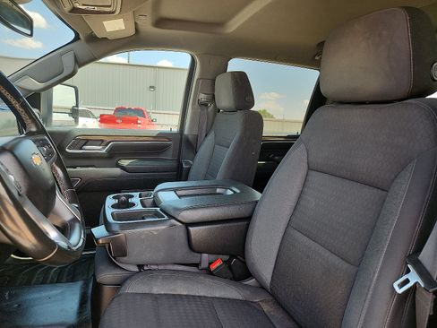 Used 2024 Chevrolet Silverado 2500 LT w/ Convenience Package AWD/4WD image 12