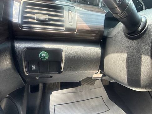 Used 2017 Honda Accord EX-L image 21