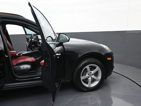 Used 2019 Porsche Macan AWD/4WD image 9