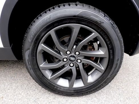 Used 2018 Land Rover Discovery Sport HSE image 24