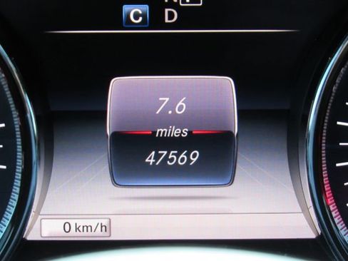 Used 2019 Mercedes-Benz E 450 4MATIC Sedan w/ Premium Package image 38