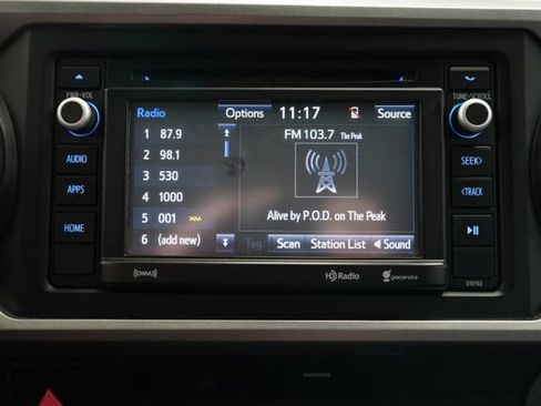 Used 2017 Toyota Tacoma SR5 AWD/4WD image 27