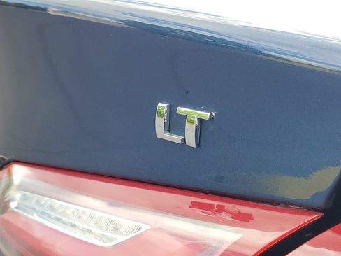 Used 2022 Chevrolet Malibu LT FWD image 32