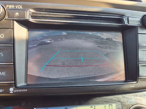 Used 2015 Toyota RAV4 Limited w/ Technology Package FWD image 6