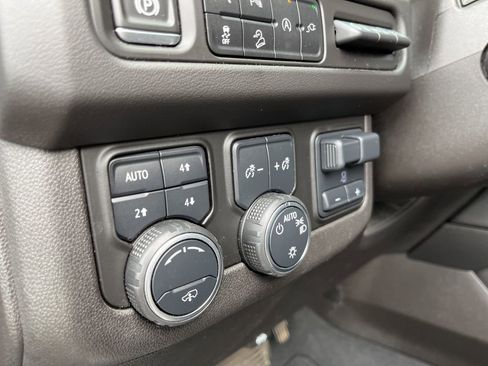 Used 2021 Chevrolet Tahoe High Country AWD/4WD image 31