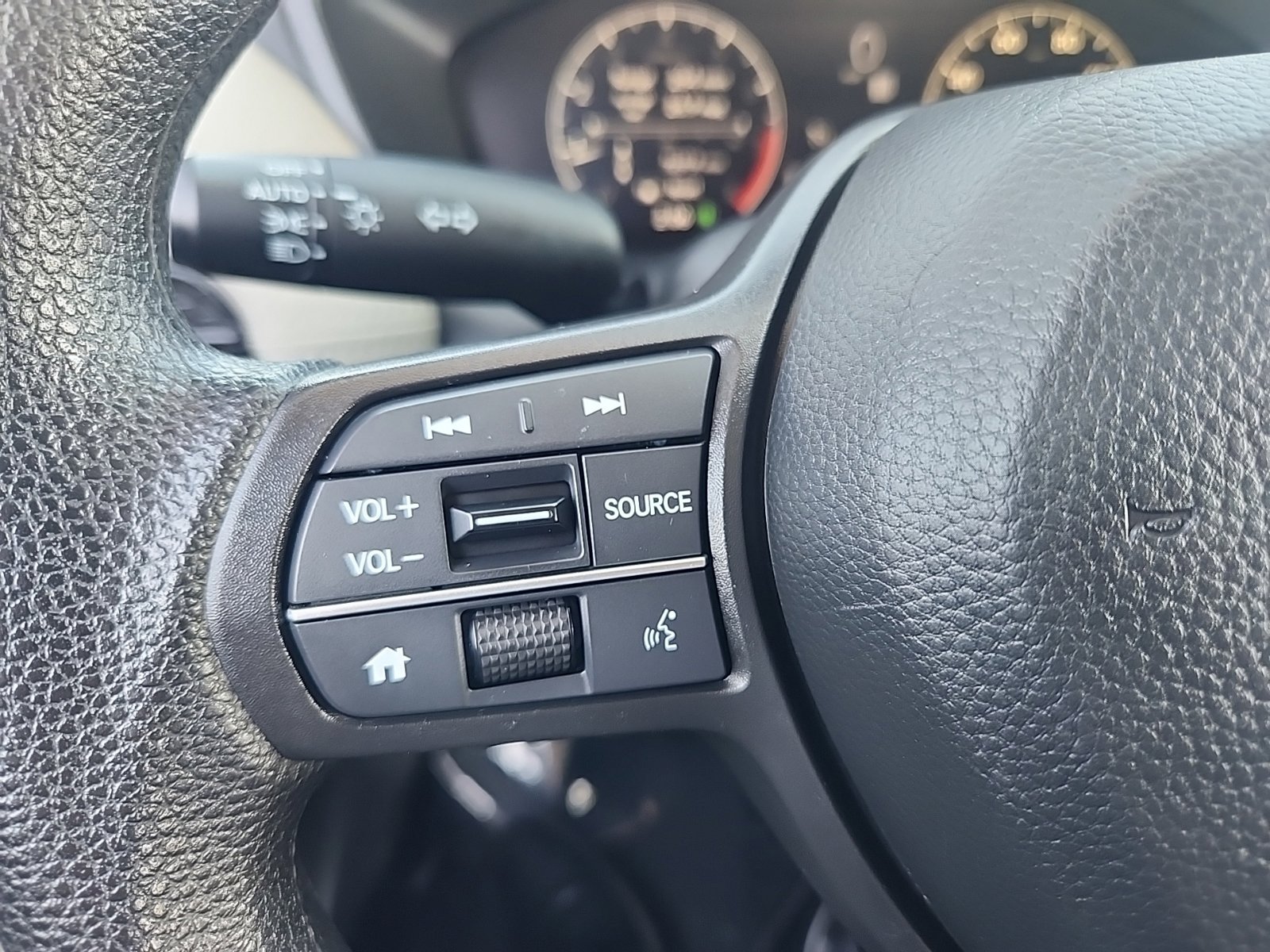 Used 2025 Honda HR-V LX image 18