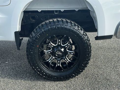 Used 2025 Chevrolet Silverado 1500 LT RWD image 19