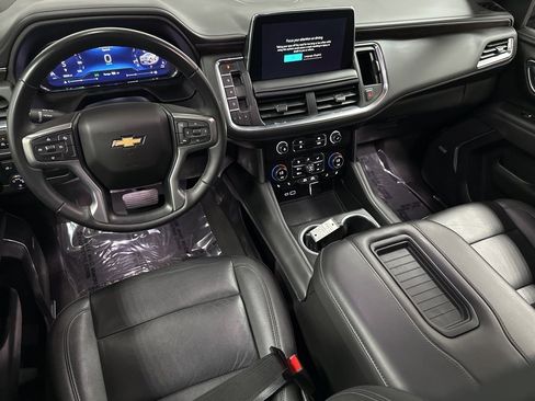 Used 2024 Chevrolet Suburban LT image 12