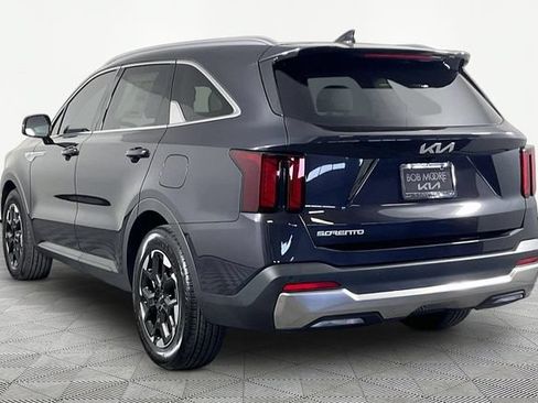 Certified 2026 Kia Sorento S w/ S Panoramic Sunroof Package FWD image 4
