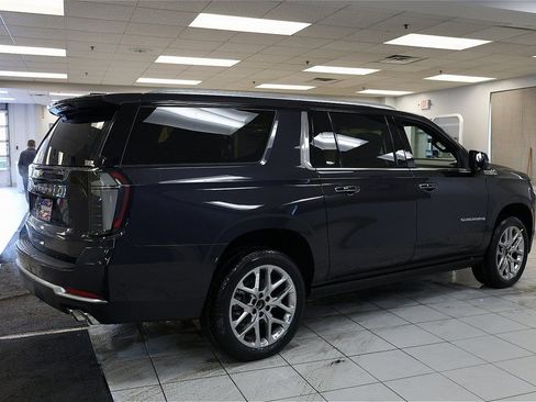 New 2026 Chevrolet Suburban High Country image 11