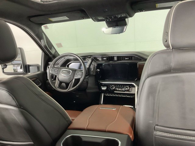 Used 2025 GMC Sierra 2500 Denali Ultimate w/ Max Trailering Package AWD/4WD image 16