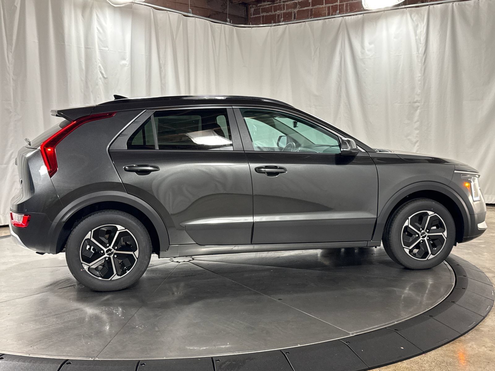 New 2026 Kia Niro EX FWD image 2