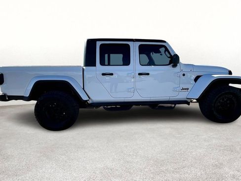 New 2025 Jeep Gladiator Sport image 8