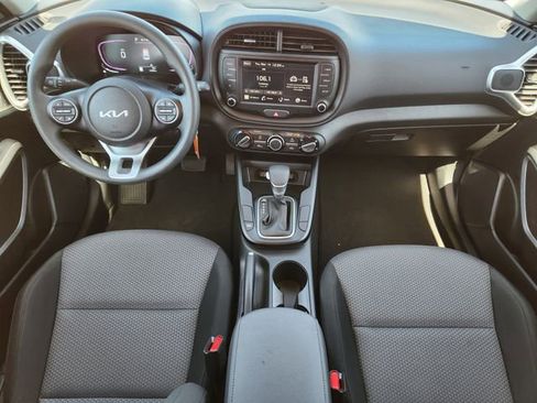 Certified 2025 Kia Soul LX image 25