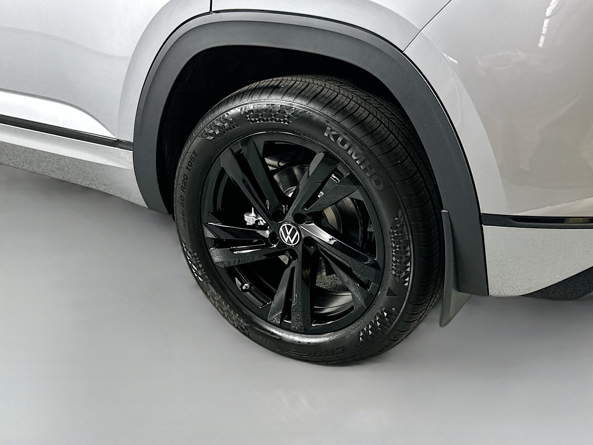 Certified 2026 Volkswagen Atlas Cross Sport SEL R-Line AWD/4WD image 8