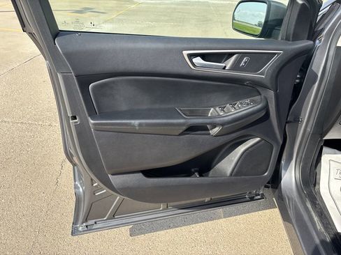 Used 2022 Ford Edge SEL w/ Convenience Package image 13