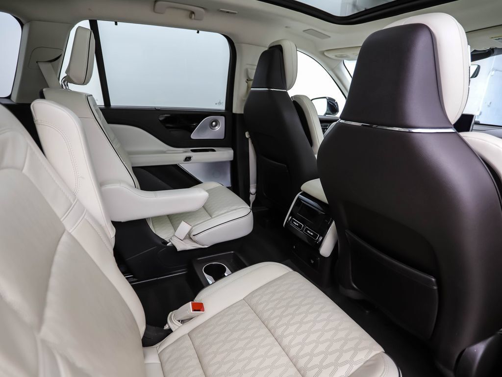 Used 2023 Lincoln Aviator Black Label w/ Dynamic Handling Package AWD/4WD image 28