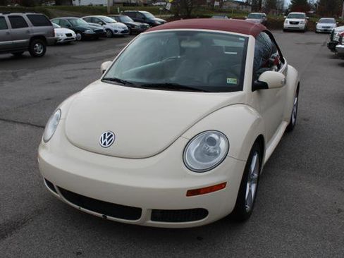 Used 2009 Volkswagen Beetle S image 5