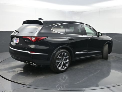 Used 2024 Acura MDX SH-AWD w/ Technology Package image 29