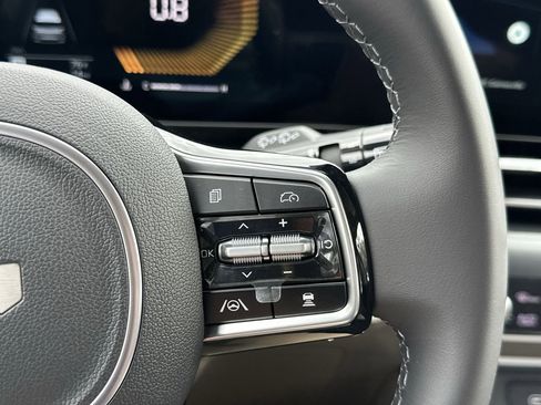 New 2026 Kia Carnival FWD image 24