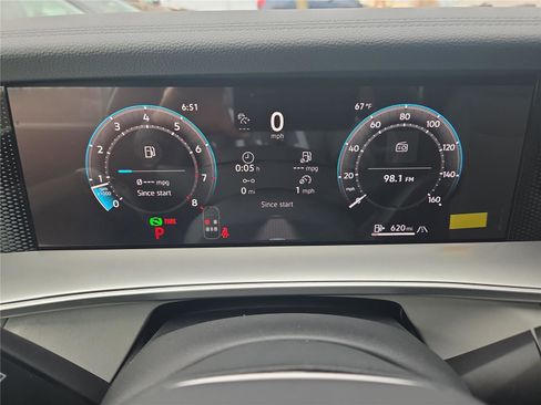 New 2026 Volkswagen Tiguan SE R-Line image 17