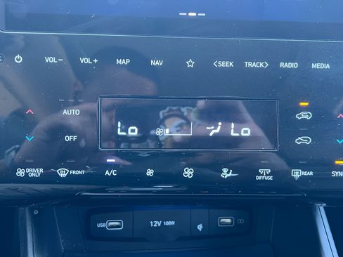 Certified 2022 Hyundai Tucson Limited AWD/4WD image 33
