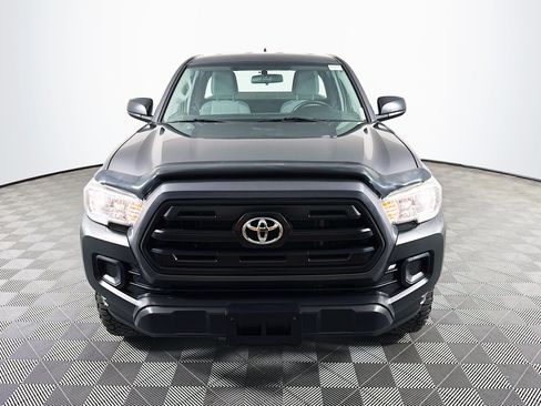 Used 2017 Toyota Tacoma SR AWD/4WD image 2