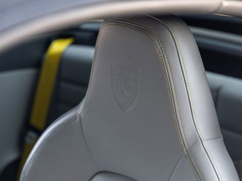 Certified 2022 Porsche 911 Targa 4S AWD/4WD image 32