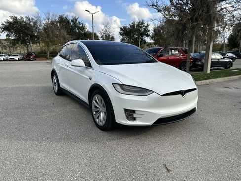 Used 2018 Tesla Model X P100D image 8