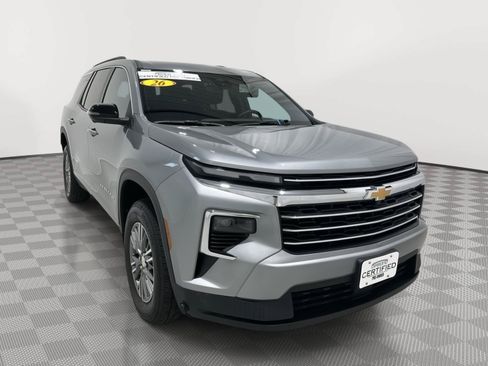 Used 2026 Chevrolet Traverse LT w/ Driver Confidence Package AWD/4WD image 7