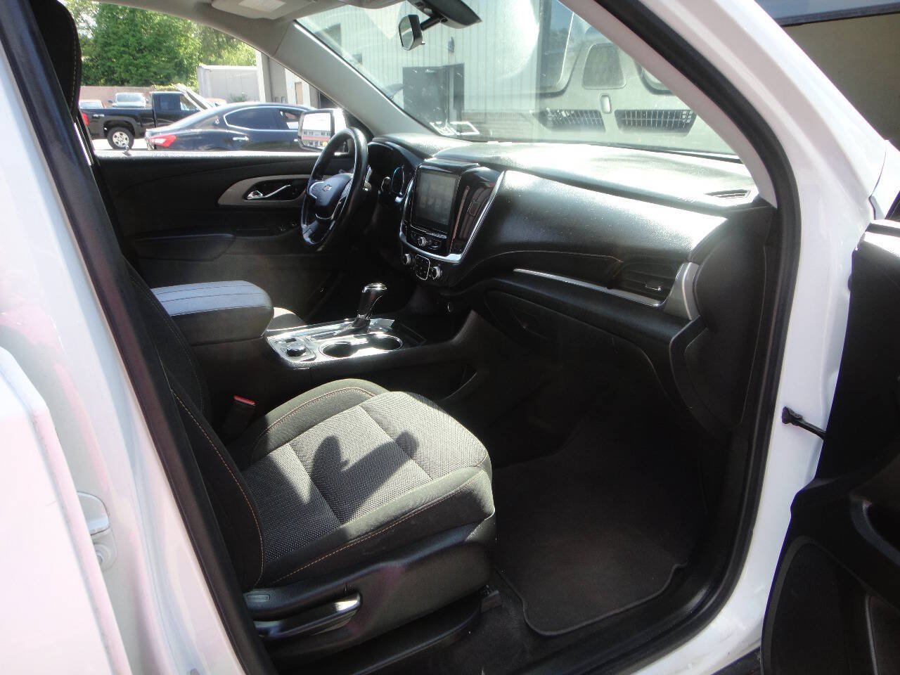 Used 2018 Chevrolet Traverse LT AWD/4WD image 14