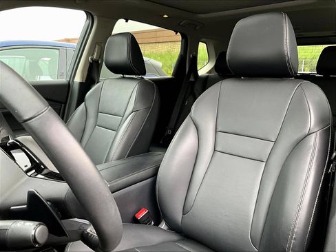 Certified 2024 Nissan Rogue SL w/ SL Premium Package AWD/4WD image 3
