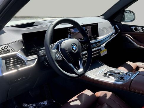 New 2026 BMW X5 xDrive50e w/ Premium Package AWD/4WD image 17