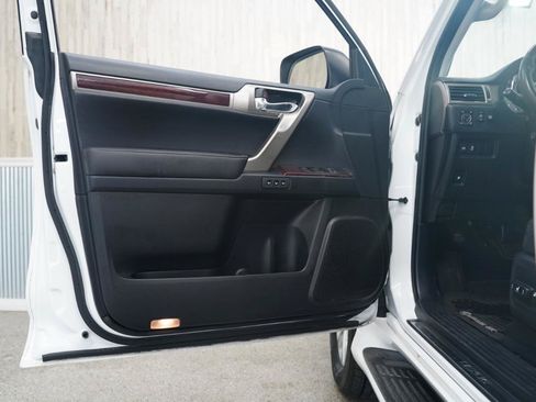 Used 2016 Lexus GX 460 w/ Premium Package AWD/4WD image 30