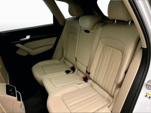 Used 2023 Audi Q5 2.0T Premium Plus w/ Premium Plus Package AWD/4WD image 21