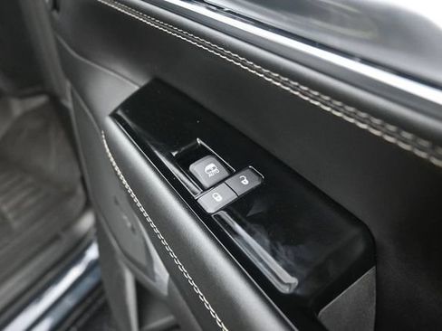 Used 2023 Jeep Wagoneer Series II AWD/4WD image 39