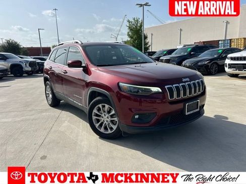 Used 2019 Jeep Cherokee Latitude w/ Popular Appearance Group FWD image 1