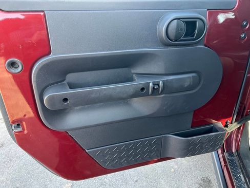 Used 2008 Jeep Wrangler Unlimited Rubicon w/ Dual Top Group image 21