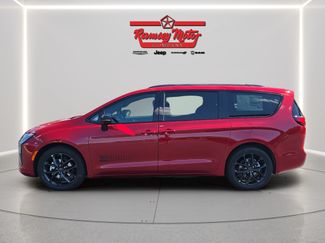 New 2027 Chrysler Pacifica Select FWD video 2