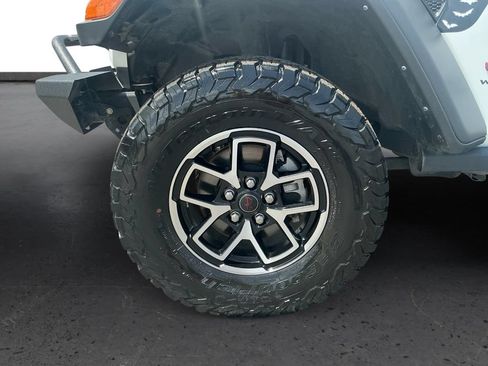 Used 2024 Jeep Wrangler Unlimited Rubicon w/ Safety Group AWD/4WD image 13