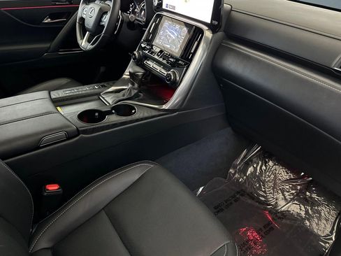Certified 2024 Lexus LX 600 4WD w/ Appearance Package image 36