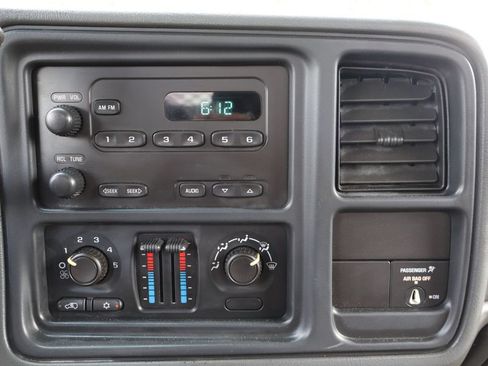 Used 2006 GMC Sierra 2500 W/T RWD image 31