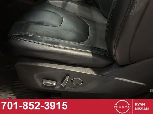 Used 2019 Ford Edge Titanium w/ Equipment Group 301A AWD/4WD image 36