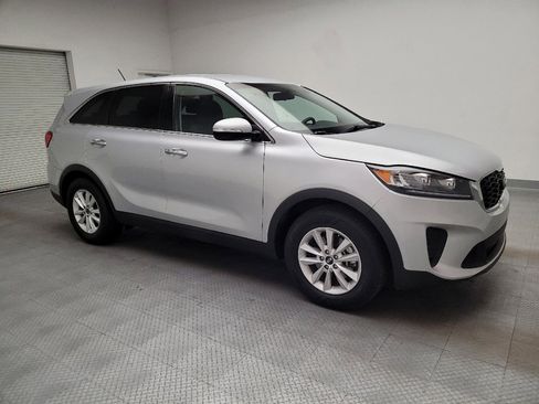 Used 2019 Kia Sorento FWD V6 image 11