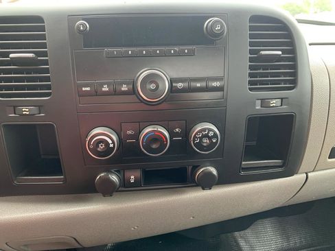 Used 2013 Chevrolet Silverado 2500 W/T image 18